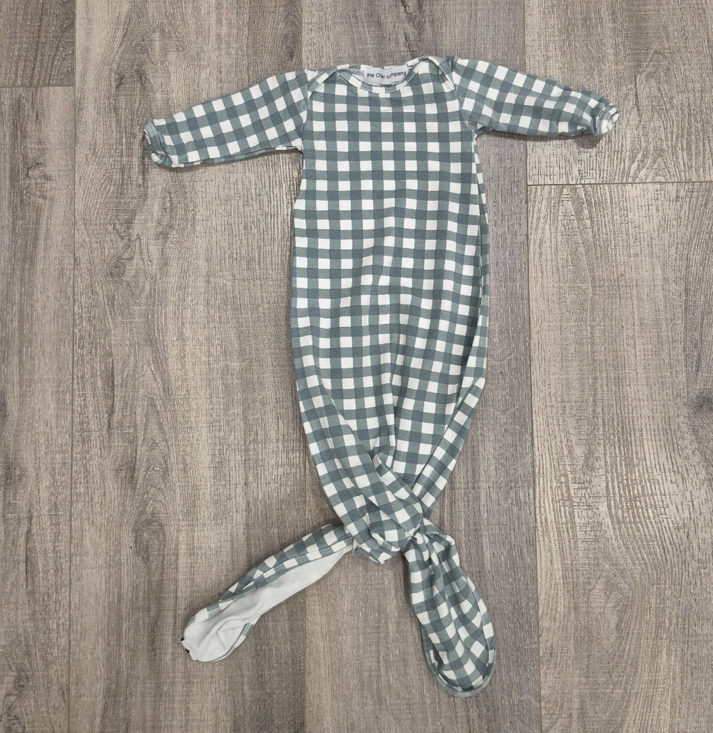 THE OVER COMPANY Newborn Knotted Gown